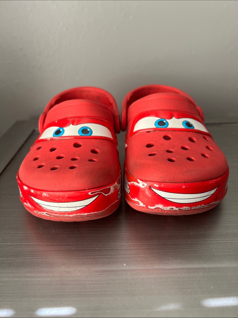 Lightning McQueen Classic Clog Crocs kids size c10. 100% authentic - Picture 3 of 15